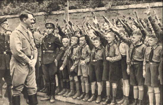 120-000-membres-des-jeunesses-hitleriennes-defilent-devant-hitler-a-potsdam/hitler-jpg.jpeg