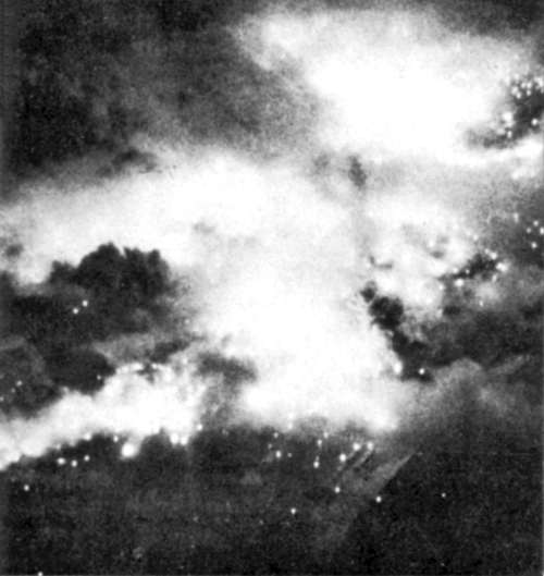 bombardement-de-dresde-les-13-et-14/dresden-aerial-view---february-13-14-194520-jpg.jpeg