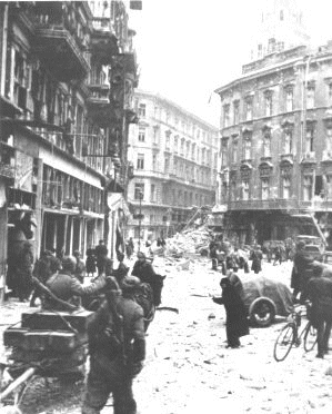 liberation-de-budapest-par-les-allies/budapest-1945-png.png