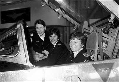 premieres-femmes-pilotes-de-larmee-de-lair-canadienne/pilots-jpg.jpeg