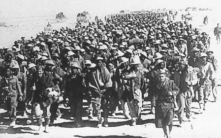 rommel-et-ses-troupes-prennent-tobrouk-en-libye/libya-tobrouk-prisonniers-allies-1942-1.jpg