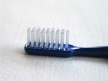 la-brosse-a-dent-de-nylon-est-mise-en-vente/toothbrush-jpg.jpeg