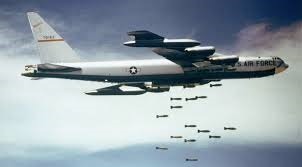 des-bombardiers-boeing-b-52-menent-leurs-premiers-raids-contre-le-vietnam-du-nord-/clip-image005-png.png