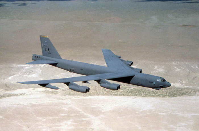 des-bombardiers-boeing-b-52-menent-leurs-premiers-raids-contre-le-vietnam-du-nord-/clip-image007-jpg.jpeg