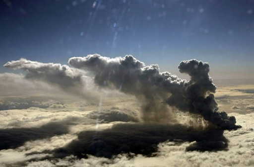 un-volcan-dislande-perturbe-le-trafic-aerien-en-leurope/clip-image003-jpg.jpeg