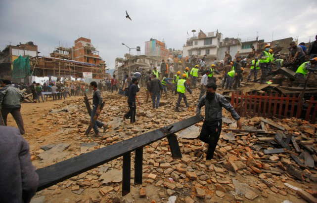 seisme-au-nepal-le-bilan-grimpe-a-876-morts/clip-image019-jpg.jpeg