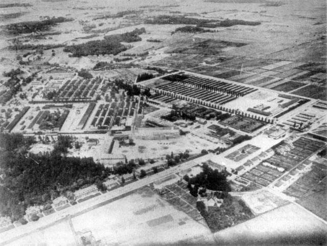 les-troupes-americaines-liberent-32-000-prisonniers-du-camp-de-concentration-nazi-de-dachau/dachau-aerial6402633-jpg.jpeg