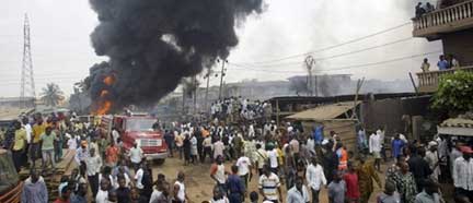un-oleoduc-explose-150-a-200-morts/explosion-pipe-nigeria-jpg.jpeg