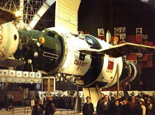 lancement-dans-lespace-du-premier-cosmonaute-roumain-dumitru-dorin-prunariu/2uxtq0y3-jpg.jpeg