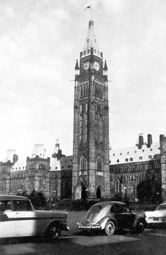 explosion-dune-bombe-au-parlement-a-ottawa/parlementottawa-1956-jpg.jpeg