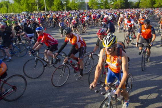 des-milliers-de-cyclistes-pedalent-en-silence/clip-image00666-jpg.jpeg