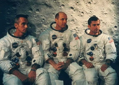 les-trois-astronautes-dapollo-x-descendent-jusqua-une-distance-de-neuf-milles-de-la-lune-154-km/as10-crew7-jpg.jpeg