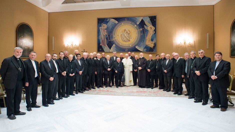 tous-les-eveques-chiliens-remettent-leur-demission-au-pape/vaticanpopechilesexabuse-16x9-web-jpg.jpeg