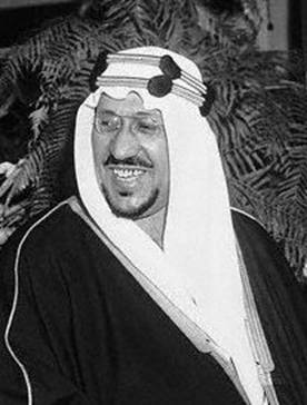 en-arabie-saoudite-le-roi-saoud-est-contraint-dabdiquer-le-prince-faycal-monte-sur-le-trone/image047-jpg.jpeg