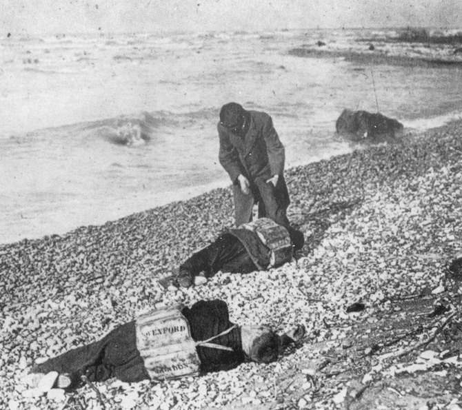 sacree-meteo-la-tempete-du-7-novembre-se-poursuit/great-lakes-storm-1913--victims-ashore1-jpg.jpeg