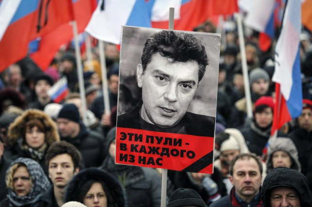 des-manifestants-ont-marche-dans-les-rues-de-moscou-pour-rendre-hommage-a-boris-nemtsov/clip-image044.jpg