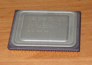 mise-en-vente-du-premier-microproceseur/microprocesseur36-jpg.jpeg