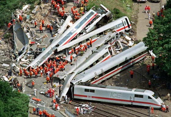 catastrophe-ferroviaire-en-allemagne/eschede15-jpg.jpeg