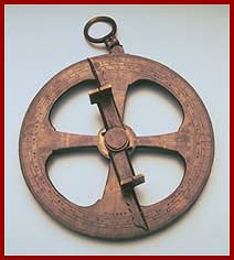 samuel-de-champlain-perd-son-astrolabe-pres-du-lac-des-chats-sur-la-riviere-des-outaouais-/astrolabe-champlain-jpg.jpeg