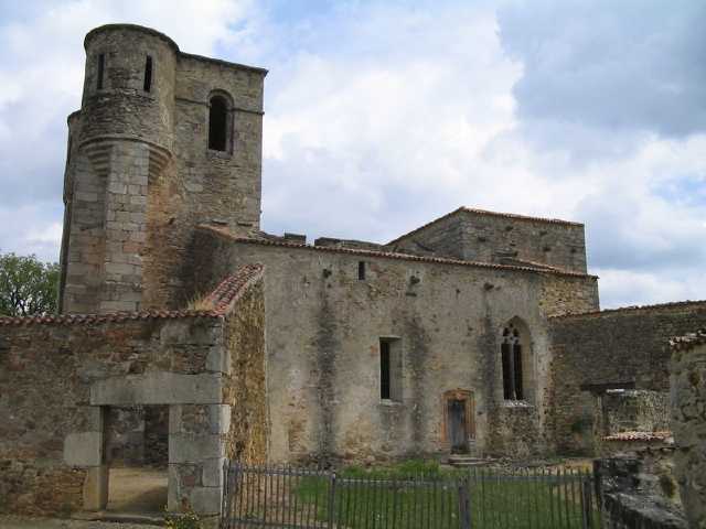 massacre-dans-le-bourg-doradour-sur-glane/oradour-sur-glane-church-gr-jpg.jpeg