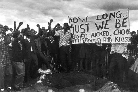 le-massacre-de-soweto/howlong-jpg.jpeg