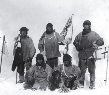 roald-amundsen-atteint-le-pole-sud/roald-amundsen-quipe3032.jpg