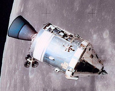 lancement-dapollo-9-pour-essayer-le-lem/apollo-csm-lunar-orbit4144.jpg