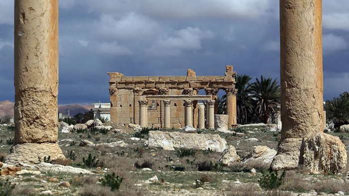 letat-islamique-dynamite-un-temple-a-palmyre-en-syrie/image001-1-jpg.jpeg