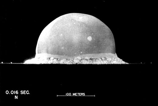 naissance-hans-bethe/bombe-atomique-gadget-16juillet1945-1-jpg.jpeg