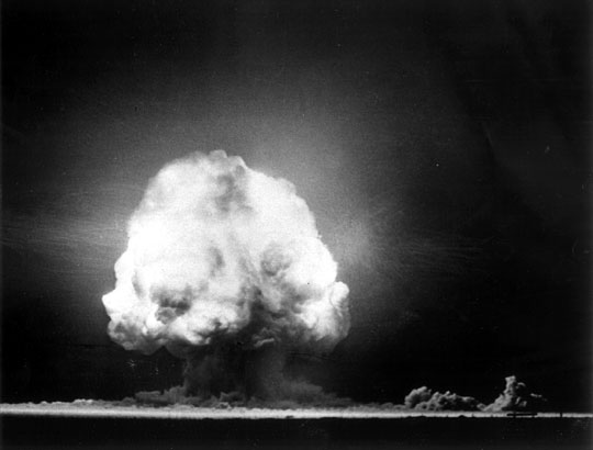 naissance-hans-bethe/bombe-atomique-gadget-16juillet1945-2-jpg.jpeg