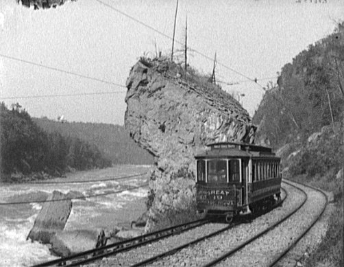 deraillement-dun-trolleybus-pres-de-queenston-ontario/niagara-gorge-railroad12121722-1-jpg.jpeg