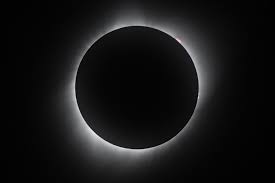 pele-mele-eclipse-totale-du-soleil/download-jpg.jpeg