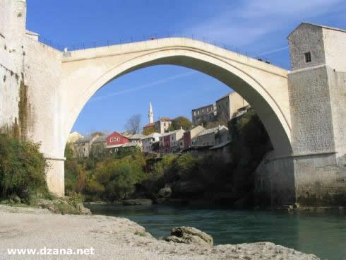 detruit-lors-de-la-guerre-un-pont-historique-inaugure-en-bosnie/pont-mostar-1727471-jpg.jpeg