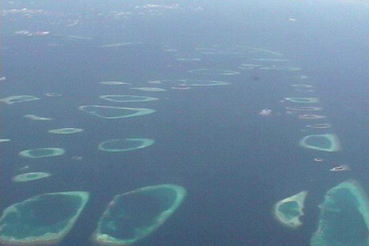 independance-des-maldives/maldives-from-plane-jpg.jpeg