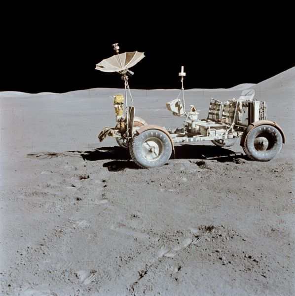 les-astronautes-david-scott-et-james-irwin-de-la-mission-apollo-xv-se-posent-sur-la-lune/apollo-15-lunar-rover-jpg.jpeg