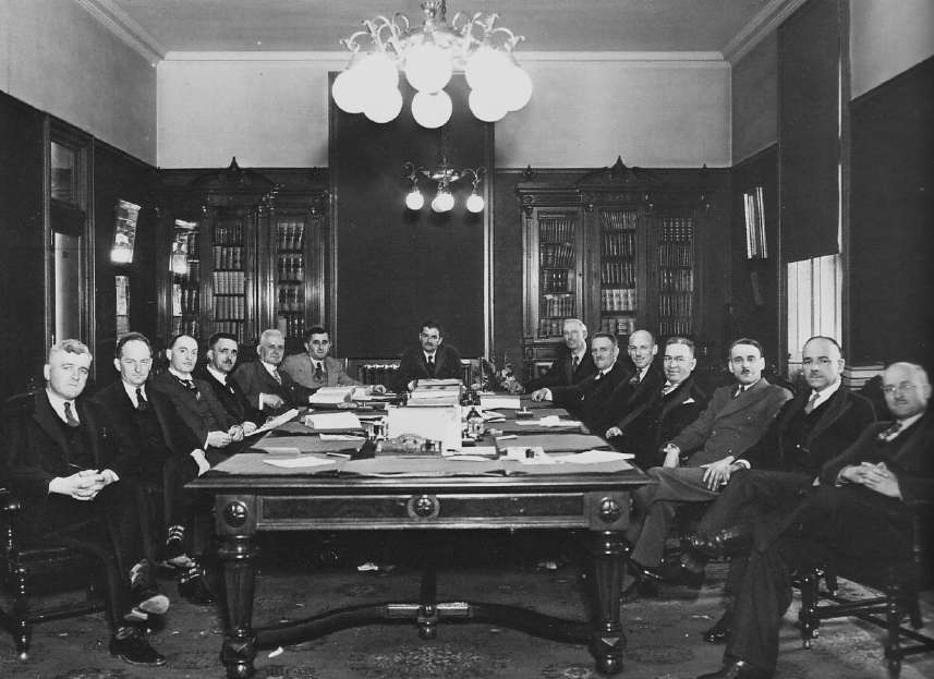 assermentation-des-ministres-du-cabinet-du-nouveau-premier-ministre-maurice-duplessis/cabinet-duplessis-1936-jpg.jpeg