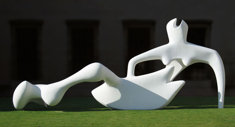 naissance-henry-moore-sculpteur/henrymoore-recliningfigure-1951-jpg.jpeg