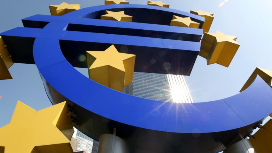 la-banque-centrale-europeenne-bce-entre-en-fonction/clip-image011.jpg