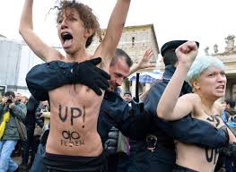 pele-mele-les-militantes-femen-a-rome/clip-image035.jpg