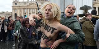 pele-mele-les-militantes-femen-a-rome/clip-image036.jpg