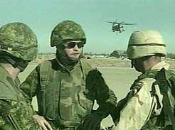 en-afghanistan-les-premiers-soldats-canadiens-arrivent-a-kandahar/soldats-canadiens68.jpg