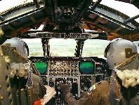un-b-52-perd-deux-bombes-atomiques/avion-b52-cockpits.jpg