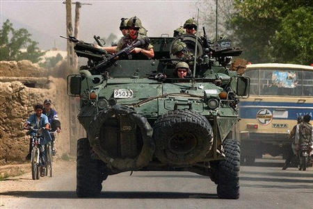 les-soldats-canadiens-senvolent-pour-lafghanistan/soldats-afghanistan48.jpg