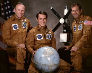 fin-de-la-mission-skylab/skylab-4-crew-portrait.jpg