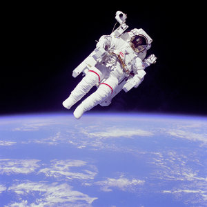 sortie-de-deux-astronautes-dans-lespace/astronaut-eva365151.jpg