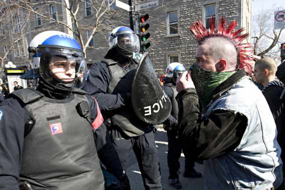 -manifestation-contre-la-brutalite-policiere-/manif2009e.jpg