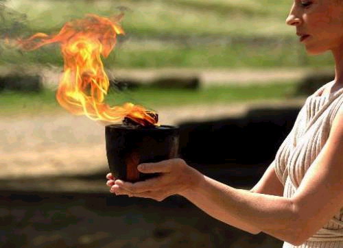 la-flamme-olympique-allumee-en-grece/flamme.jpg