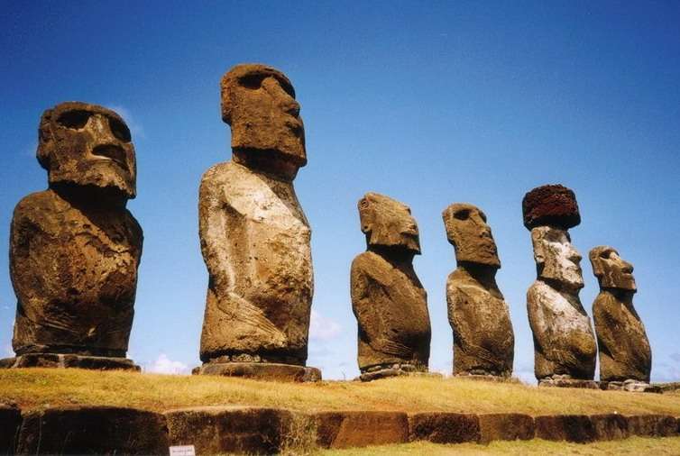 decouverte-de-lile-de-paques/moai-gr710.jpg