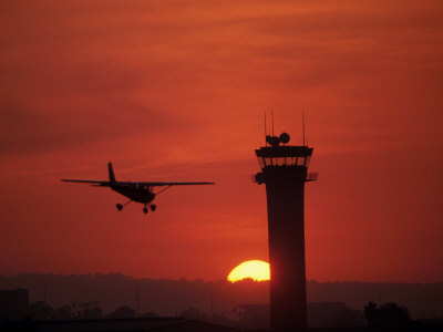 naissance-thomas-j--abercrombie/long-beach-airport-control-tower.jpg