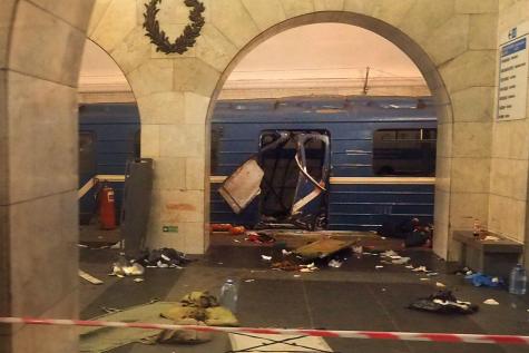 explosion-dans-le-metro-de-saint-petersbourg-une-dizaine-de-morts-une-deuxieme-bombe-retrouvee/475632989-b9711611523z.1-20170403182528-000-gvp8qnuei.2-0.jpg